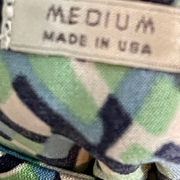 Womens Geometric Print top size m. short sleeves (C-24) - Picture 6 of 6